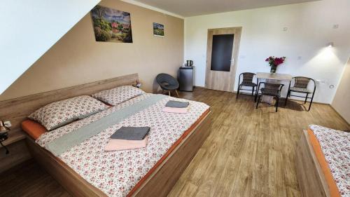 Comfort Triple Room with Shower