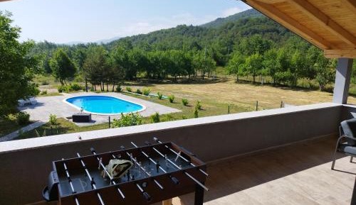 Three-Bedroom Apartment with Mountain View