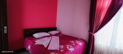 Deluxe Room (2 Adults + 1 Child)