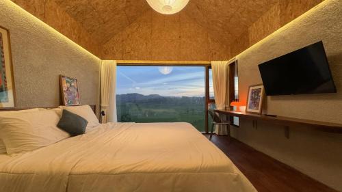 Villa with Garden View