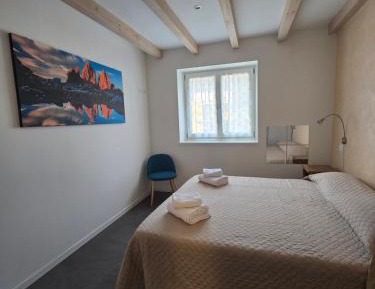 Deluxe Room (2 Adults + 1 Child)