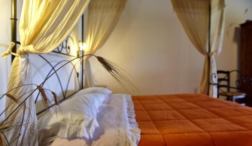 Deluxe Room (2 Adults + 1 Child)