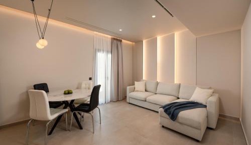 One-Bedroom Deluxe Apartment