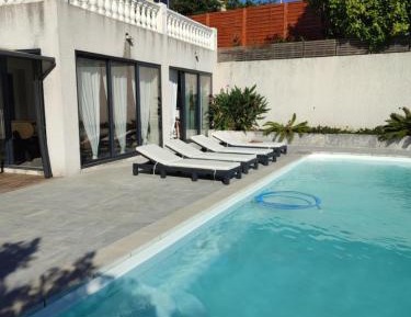 Two-Bedroom Apartment with Terrace and Sea View