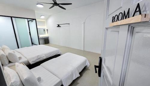 Double Room with Private Bathroom