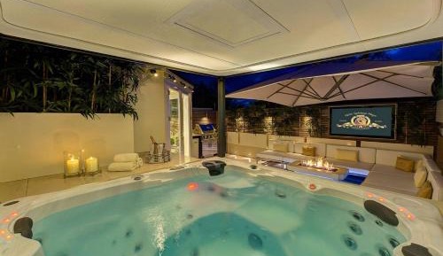 Four-Bedroom Holiday Home