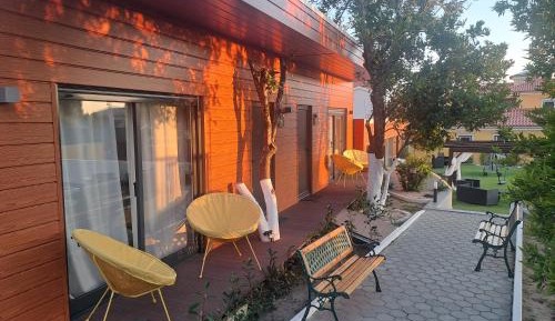 Deluxe Bungalow with Garden View