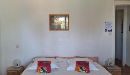  Family Room with Pool View