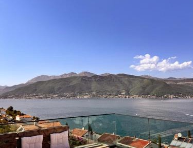 Deluxe Suite with Sea View