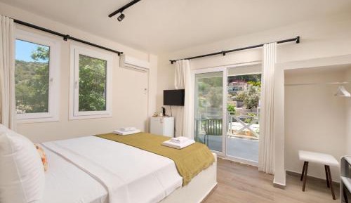 Deluxe Double Room with Balcony