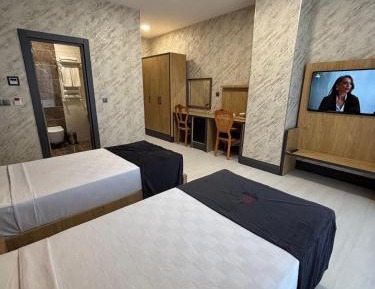 Family Room with Garden View