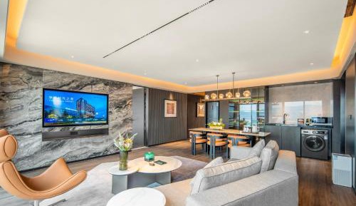 Deluxe Suite with Two Single Beds