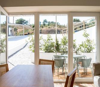 One-Bedroom House with Terrace