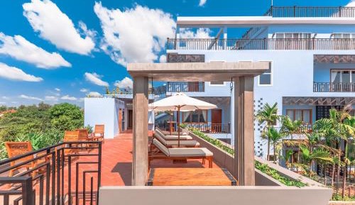 Villa with Garden View