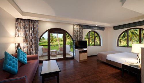 Premium King Room with Ocean View - Smoking