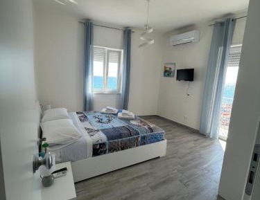 Deluxe Triple Room with Sea View