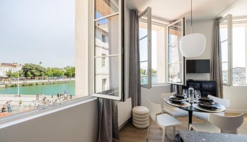 One-Bedroom Apartment with Sea View