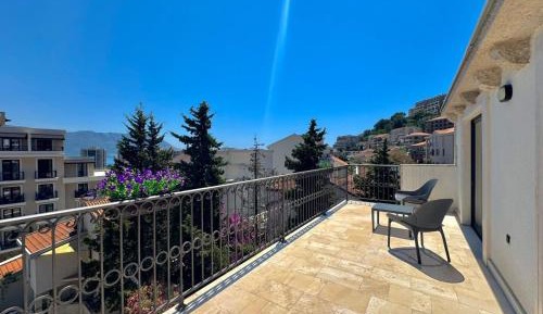 Two-Bedroom Deluxe Apartment