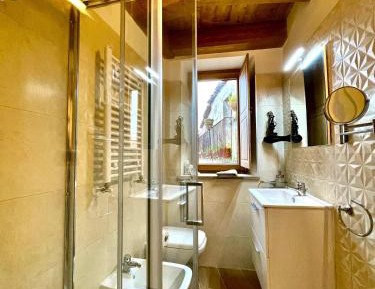 Double or Twin Room with Private Bathroom