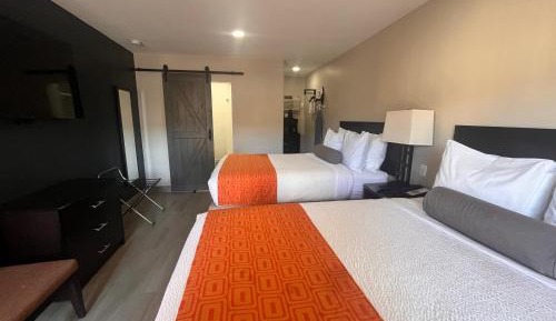 Queen Room with Two Queen Beds - Non-Smoking