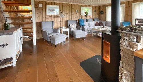 Three-Bedroom Vacation Home 