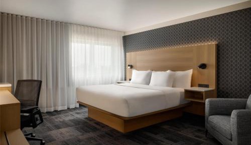 Business King Room