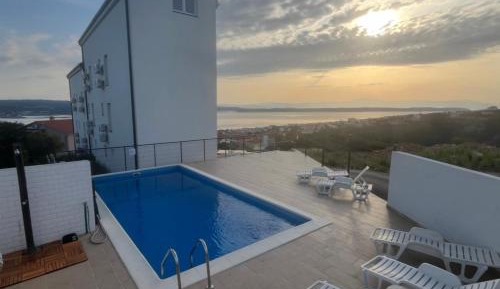 One-Bedroom Apartment with Sea View