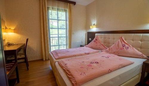 One-Bedroom Apartment (4 Adults)