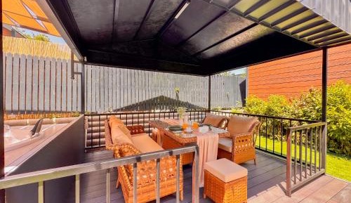 Deluxe Bungalow with Garden View