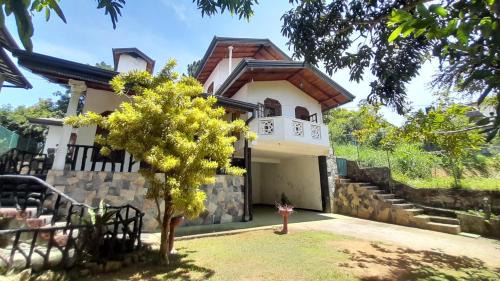 Apartment with Mountain View