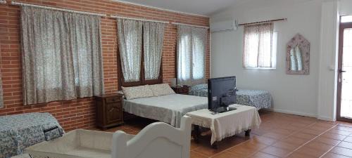 Triple Room with Private Bathroom