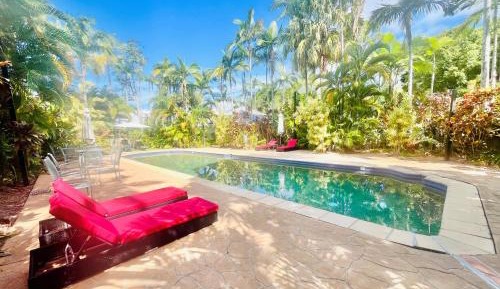 Villa with Garden View
