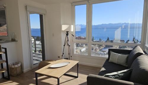 Apartment with Lake View