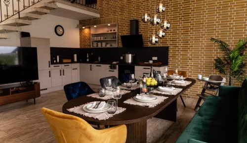 Four-Bedroom Apartment with Balcony 