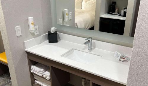 Queen Suite with Two Queen Beds - Disability Access/Non-smoking