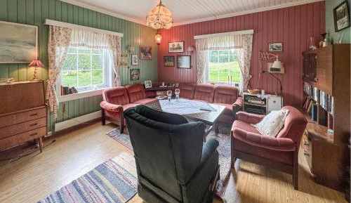 Four-Bedroom Holiday Home