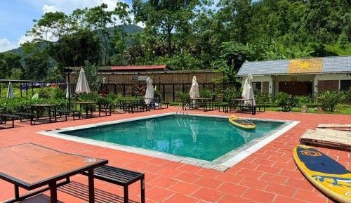 Family Room with Garden View
