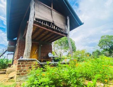 Family Room with Mountain View