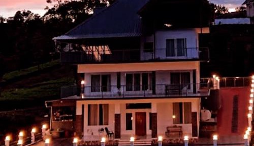 Apartment with Mountain View