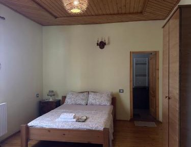 Deluxe Two-Bedroom Apartment with Garden View