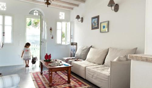 Two-Bedroom House (Almyra)