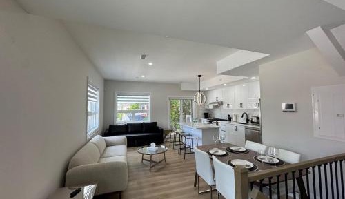 One-Bedroom Apartment with City View