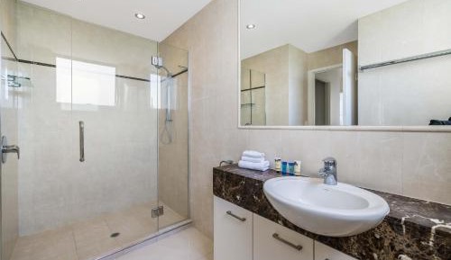 4 Bedroom Penthouse, Private Bar