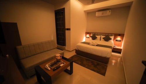 Deluxe Double Room with Extra Bed