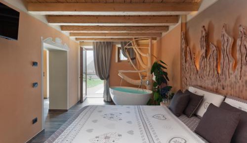 Deluxe Double Room with Bath