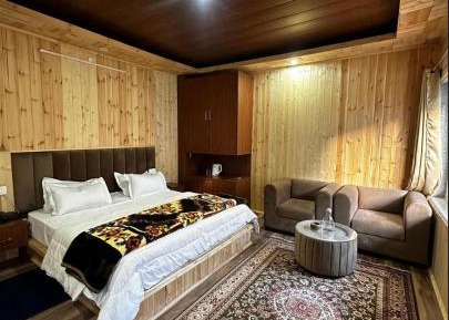 Suite with Mountain View