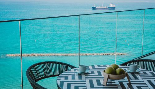 One-Bedroom Apartment with Sea View and Balcony