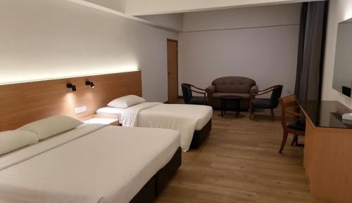 Guests will have a special experience as the holiday home provides a fireplace. Guests will find a stovetop, a refrigerator, a dishwasher and kitchenware in the well-fitted kitchen. The holiday home also offers a barbecue. This holiday home is air-conditi