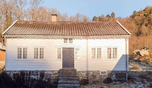 Three-Bedroom Holiday Home 