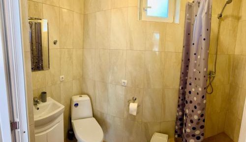 Deluxe Double Room (2 Adults + 1 Child)